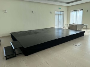 Podest do szkoły Scena 5x4 m, regulowana wys. 40-60cm - do sali konferencyjnej, restauracji